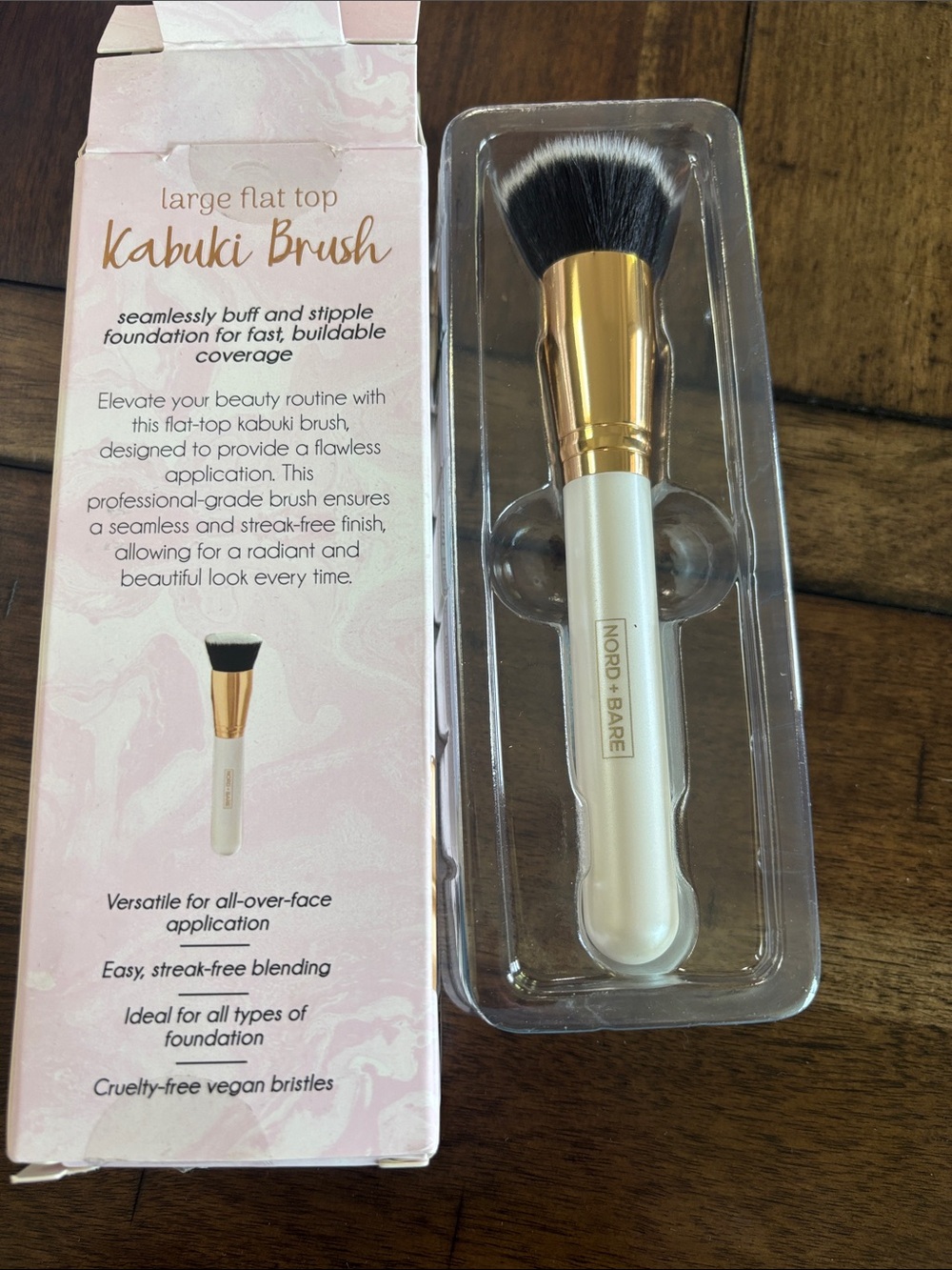 Large Flat Top Kabuki Brush - White & Gold